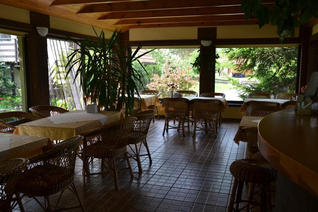 Bed and Breakfast Gosciniec Yaga Wilkasy Exterior foto